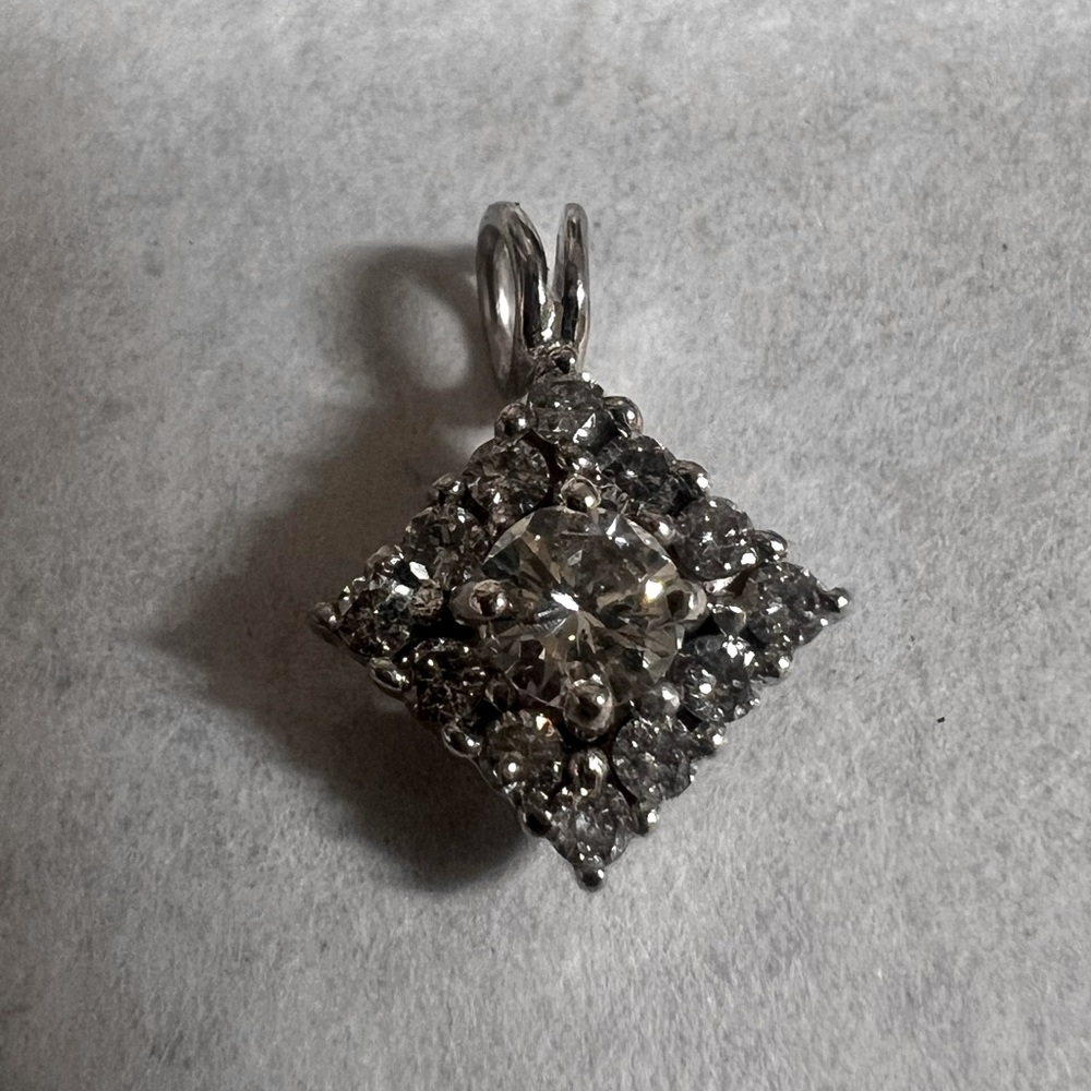 14k white gold charm
